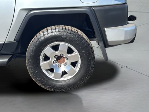 Used 2007 Toyota FJ Cruiser 4WD w/ Upgrade Pkg 2 image 37