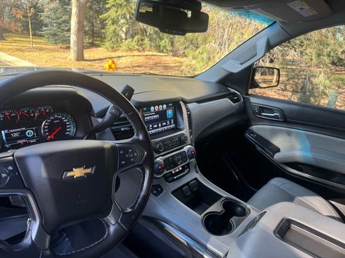 Used 2020 Chevrolet Suburban LT AWD/4WD image 18