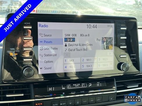 Used 2024 Toyota Sienna XLE image 32