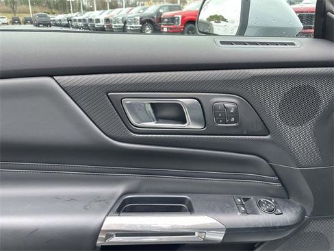 Used 2025 Ford Mustang GT Premium image 11