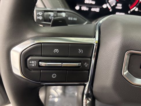 Used 2025 GMC Yukon XL Denali image 14