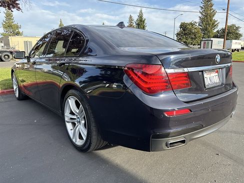 Used 2015 BMW 750i image 10