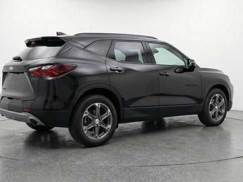 Used 2025 Chevrolet Blazer LT FWD image 9