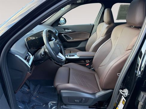 Certified 2023 BMW X1 xDrive28i w/ Convenience Package image 9