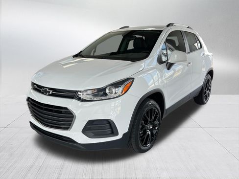 Used 2021 Chevrolet Trax LT w/ Driver Confidence Package AWD/4WD image 1