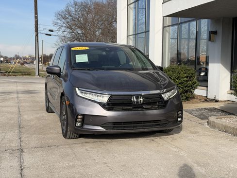 Used 2023 Honda Odyssey Elite image 18