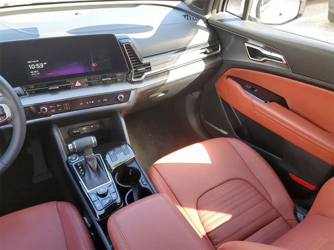 Used 2024 Kia Sportage SX image 12