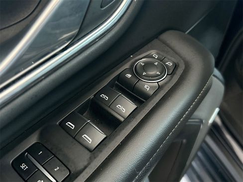 Used 2024 Chevrolet Suburban Premier image 11