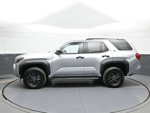 Certified 2025 Toyota 4Runner SR5 image 9