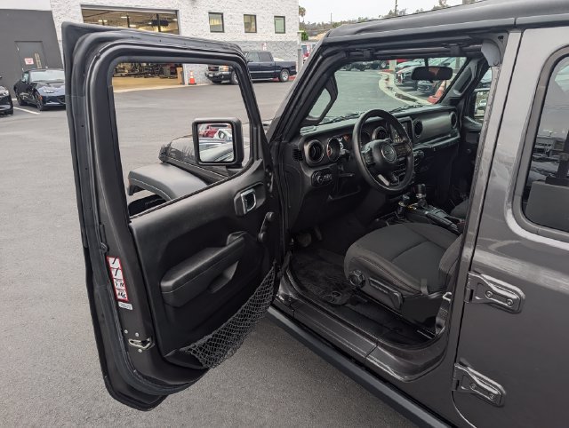 Used 2022 Jeep Wrangler Unlimited Sport AWD/4WD image 31