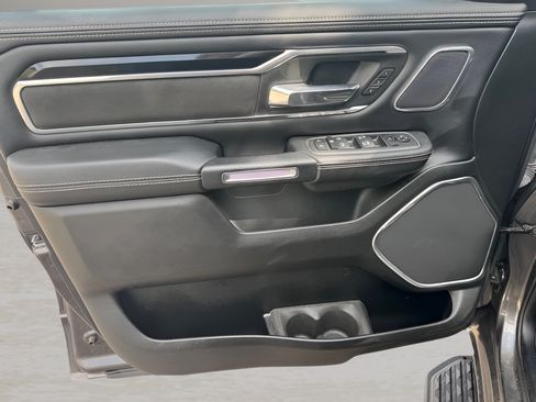 Used 2022 RAM 1500 Laramie AWD/4WD image 12