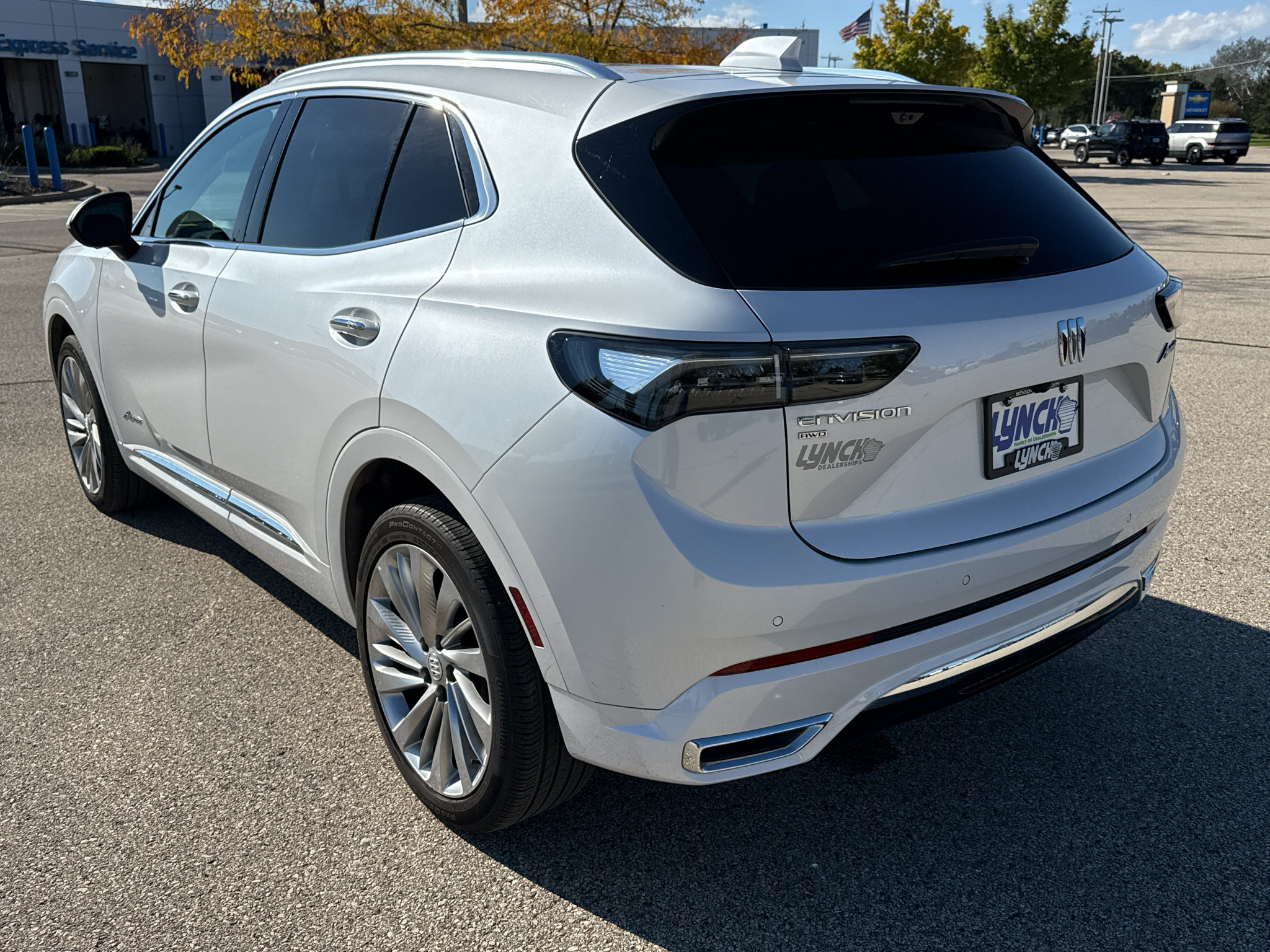 Used 2024 Buick Envision Avenir AWD/4WD image 3