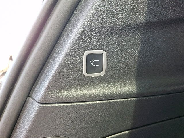 Used 2025 Chrysler Pacifica Select FWD image 29