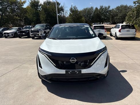 Used 2023 Nissan Ariya FWD image 2
