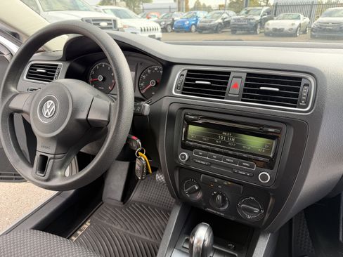 Used 2012 Volkswagen Jetta S image 24