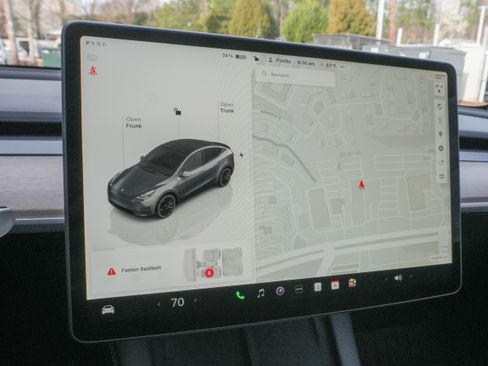 Used 2023 Tesla Model Y Performance image 24