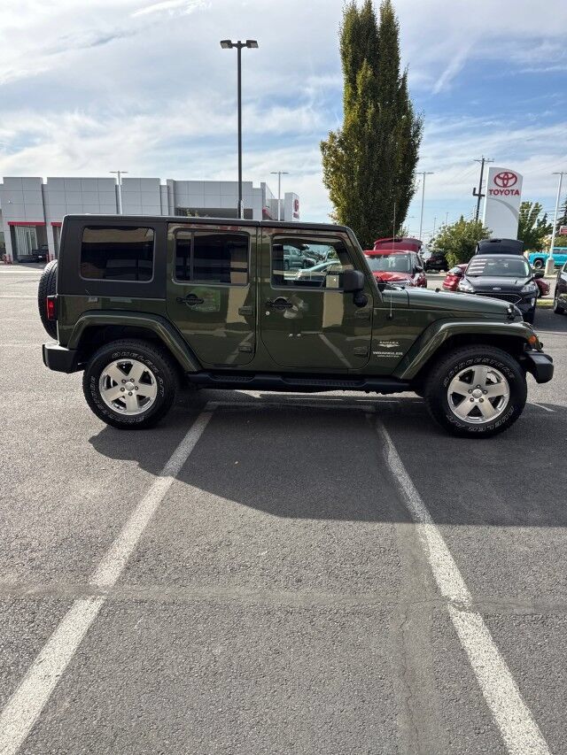 Used 2007 Jeep Wrangler Unlimited Sahara AWD/4WD image 4