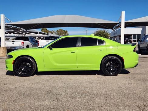 Used 2023 Dodge Charger SXT image 4