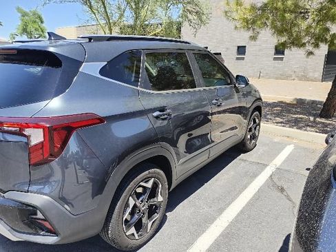 Certified 2025 Kia Seltos EX w/ EX Sunroof Package FWD image 10