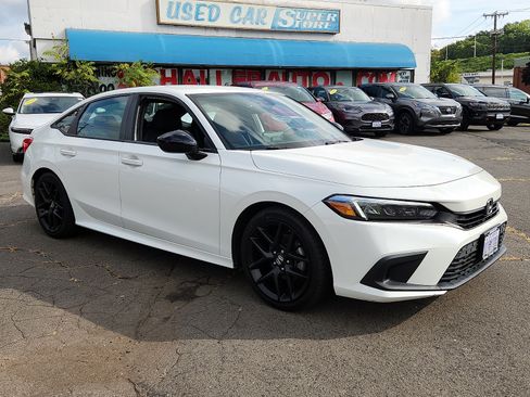Used 2023 Honda Civic Sport image 3