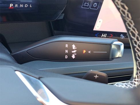 New 2026 Chevrolet Traverse LT w/ LPO, Floor Liner Package image 16