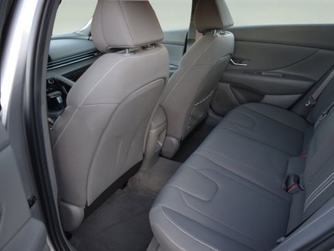 Used 2024 Hyundai Elantra SEL w/ Convenience Package image 7