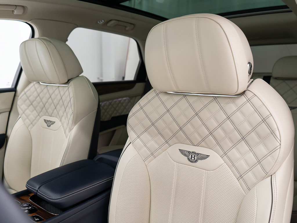 Certified 2022 Bentley Bentayga AWD/4WD image 16