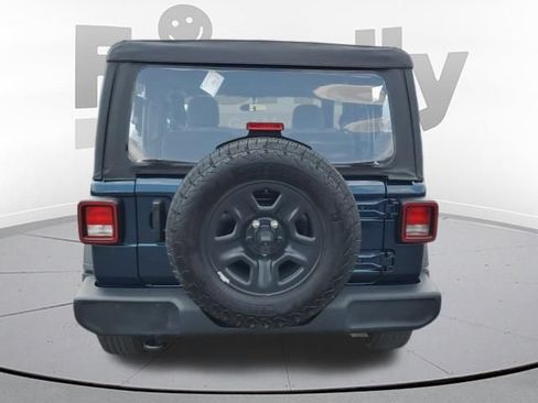 Used 2025 Jeep Wrangler Sport AWD/4WD image 4