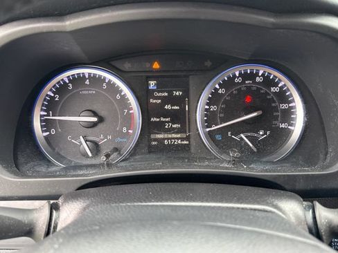 Used 2019 Toyota Highlander XLE AWD/4WD image 25