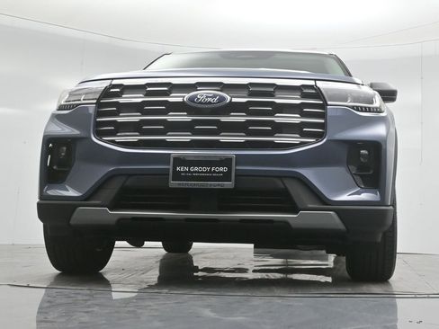 Used 2025 Ford Explorer Active image 51