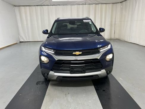 Used 2022 Chevrolet TrailBlazer LT w/ Confidence II Package FWD image 3