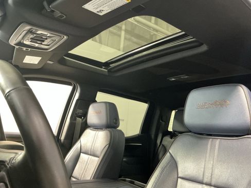 Used 2023 Chevrolet Silverado 1500 High Country w/ High Country Premium Package AWD/4WD image 40