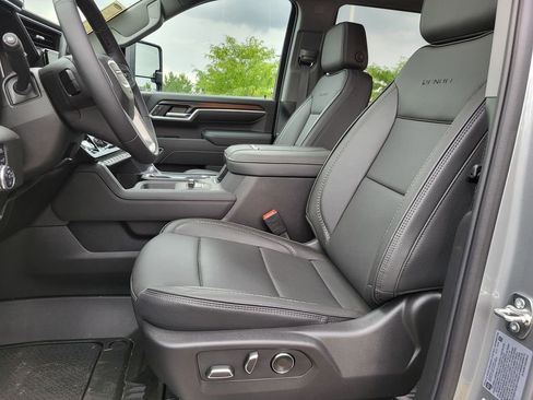 New 2025 GMC Sierra 2500 Denali w/ Denali Reserve Package image 4