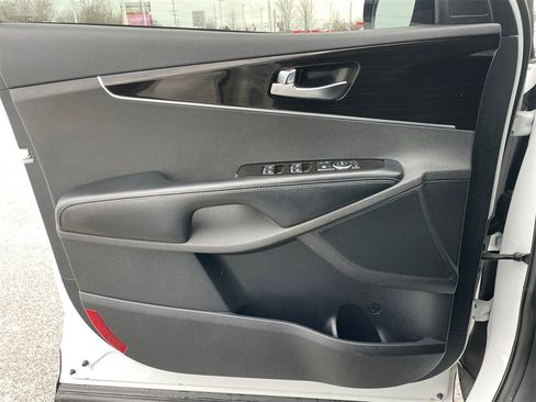 Used 2020 Kia Sorento EX image 29