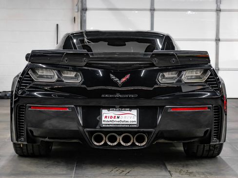 Used 2016 Chevrolet Corvette Z06 w/ 3LZ Preferred Equipment Group image 16