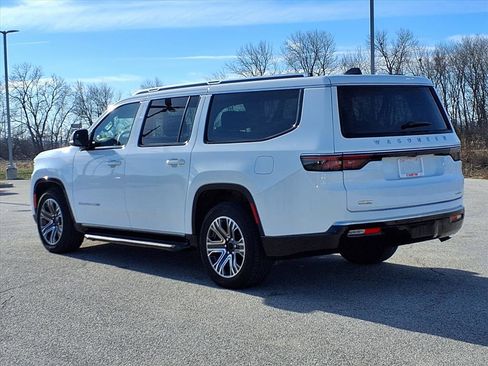 Used 2024 Jeep Wagoneer L Series II w/ Flexible Seating Group image 30