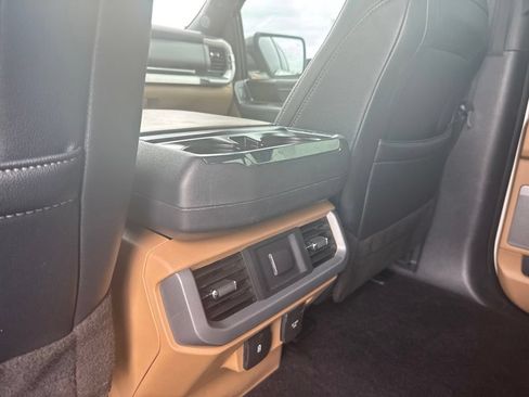Used 2022 Ford F150 Lariat RWD image 12