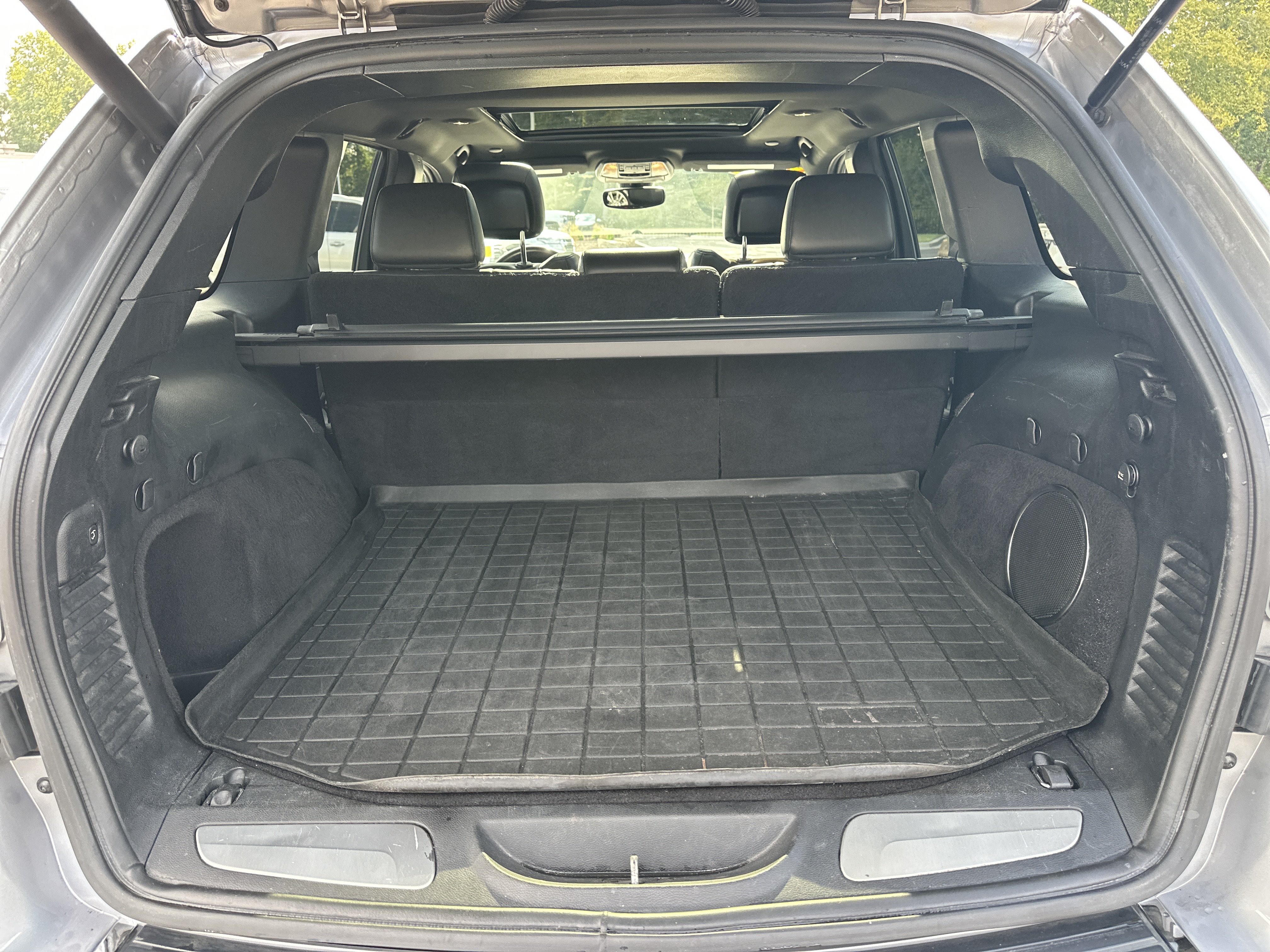 Used 2018 Jeep Grand Cherokee Limited w/ Luxury Group II RWD image 19