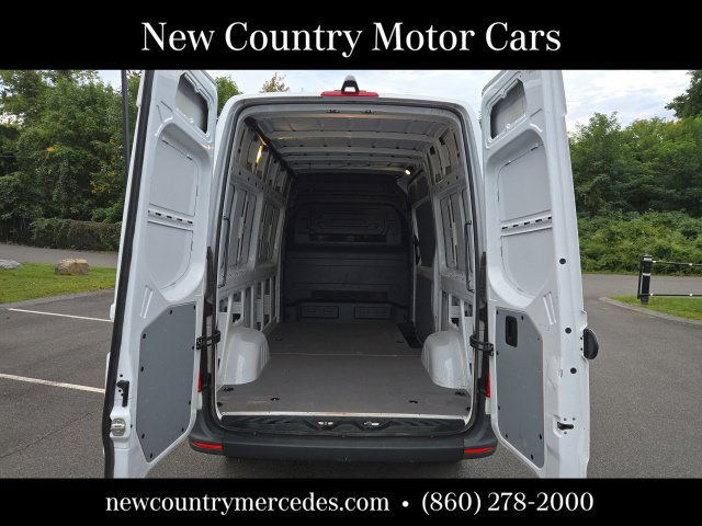 Used 2024 Mercedes-Benz Sprinter 2500 image 7