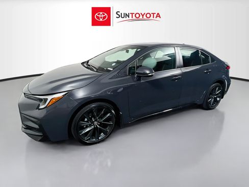 Used 2026 Toyota Corolla SE FWD image 9