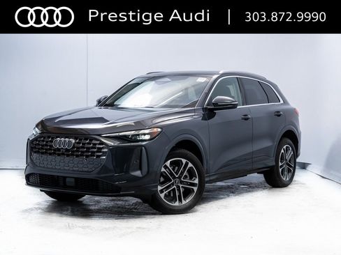 Used 2025 Audi Q5 Premium w/ Convenience Package image 2