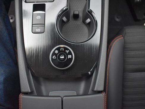 Used 2025 Nissan Rogue SV AWD/4WD image 18