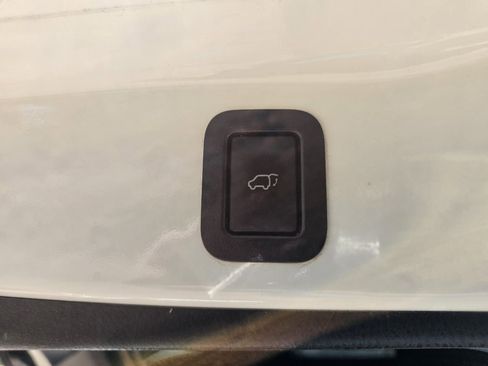 Used 2019 Toyota Highlander Limited Platinum AWD/4WD image 41
