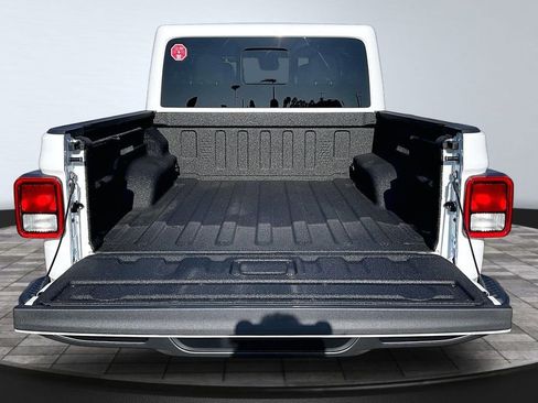 New 2026 Jeep Gladiator Sport image 25