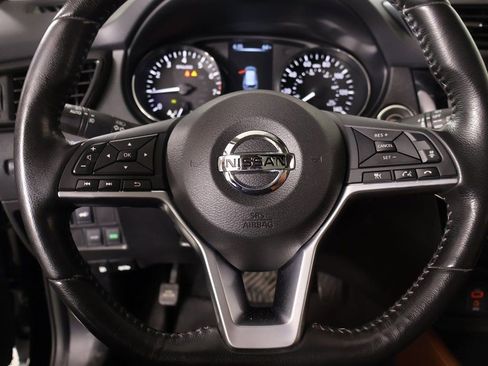 Used 2017 Nissan Rogue SL w/ SL Premium Package image 3