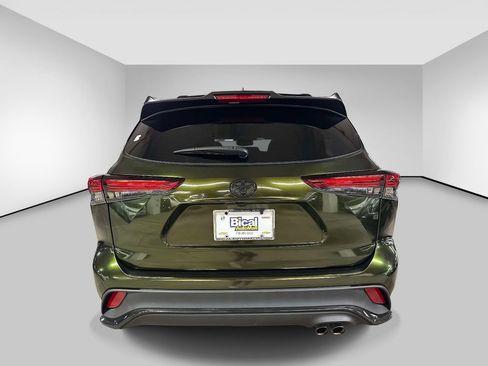 Used 2023 Toyota Highlander XSE AWD/4WD image 4