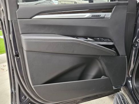 Used 2025 Cadillac Escalade Premium Luxury image 22