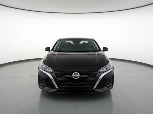 Used 2025 Nissan Altima 2.5 SV image 2