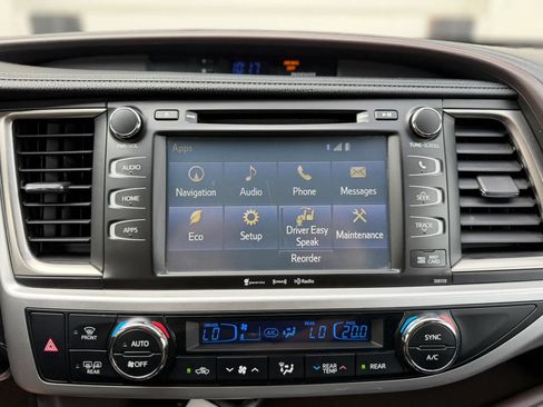 Used 2016 Toyota Highlander XLE AWD/4WD image 21
