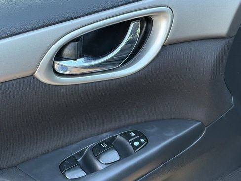 Used 2015 Nissan Sentra S FWD image 9